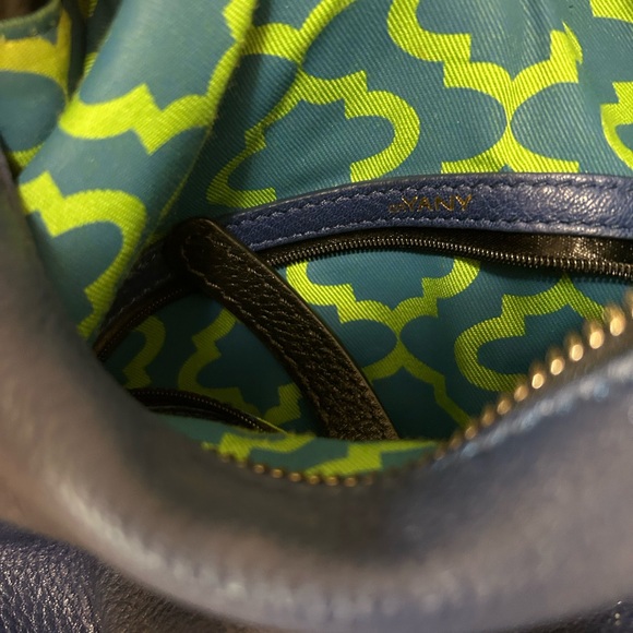 orYANY Navy and Cream Shoulder Bag with Gray Pouch - Picture 2 of 9